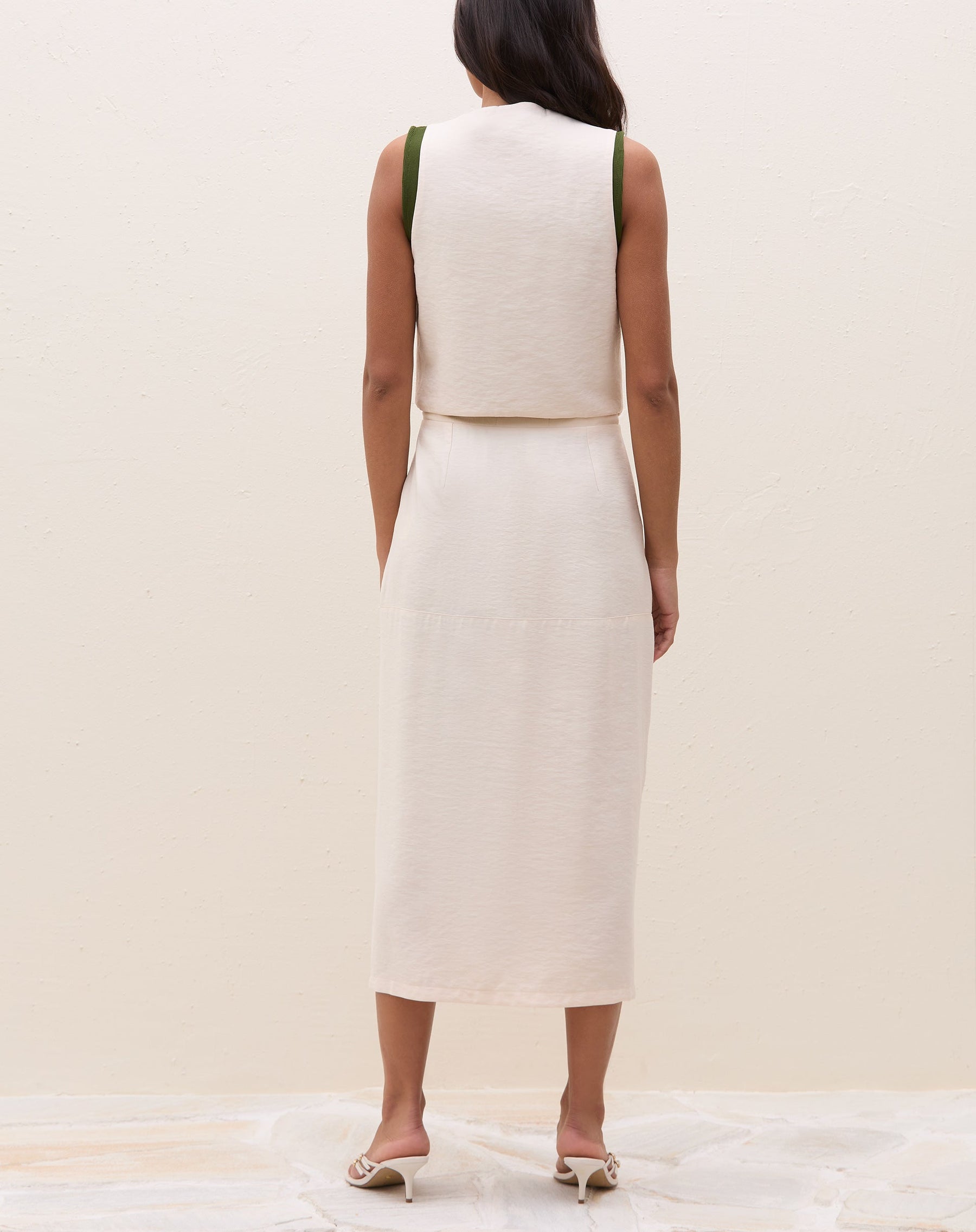 SAIA MIDI COM FENDA FRONTAL ALFAIATARIA - MANTEIGA