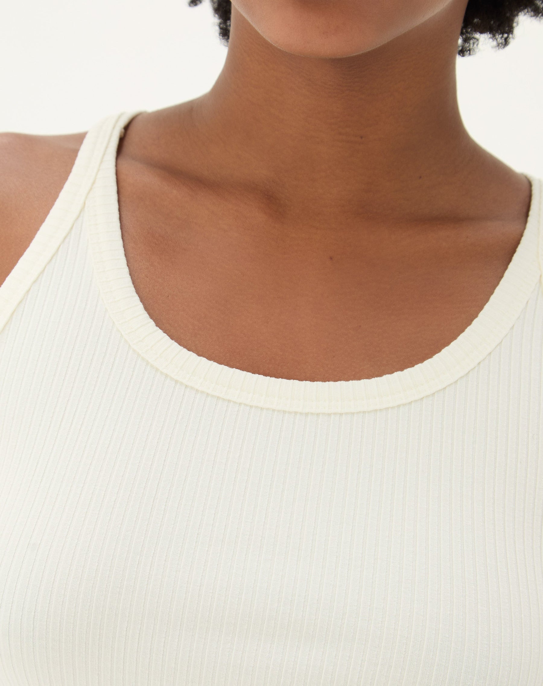 REGATA DECOTE U DE MALHA RIBANA - OFF-WHITE