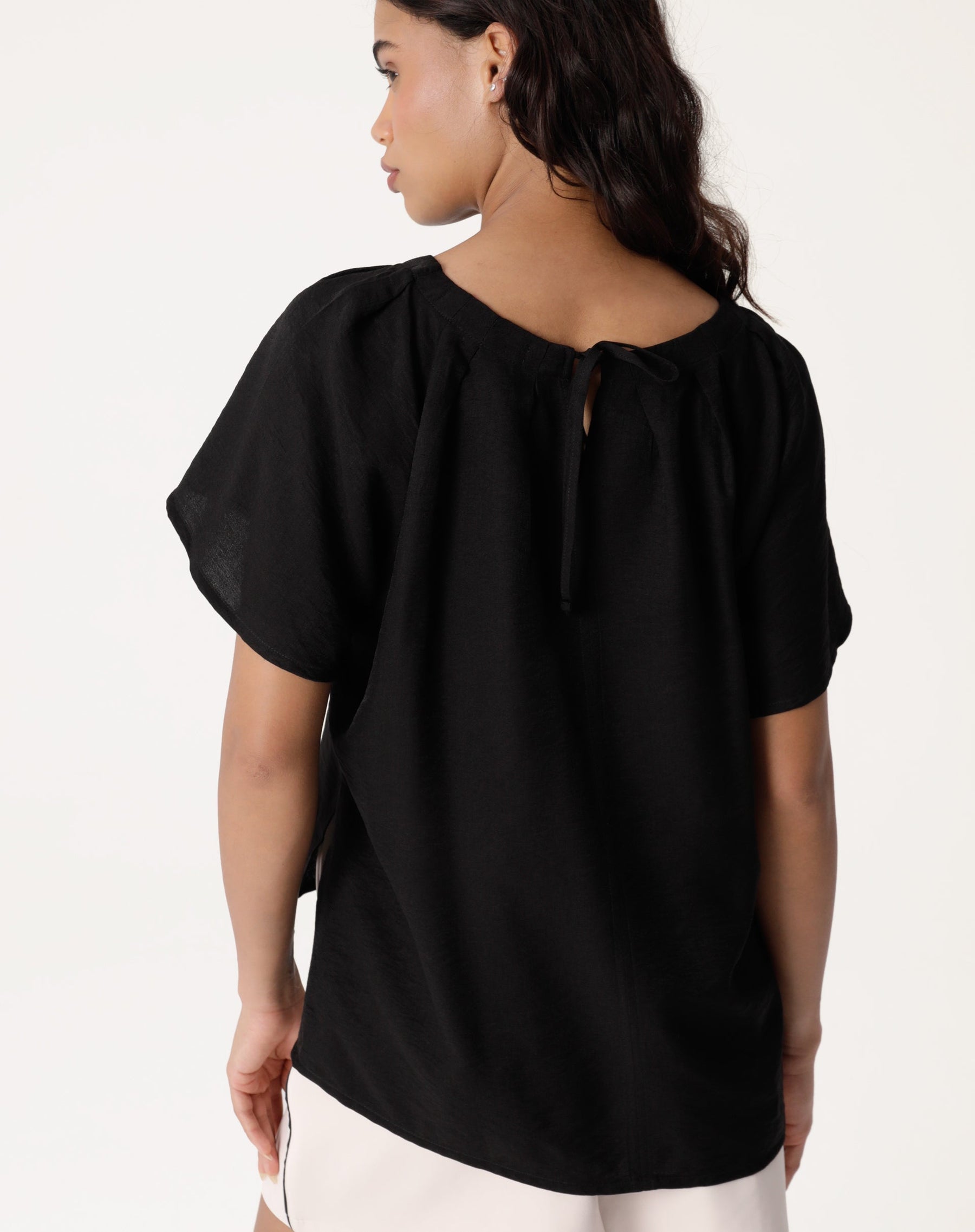 Blusa Ampla de Manga Curta - Preto