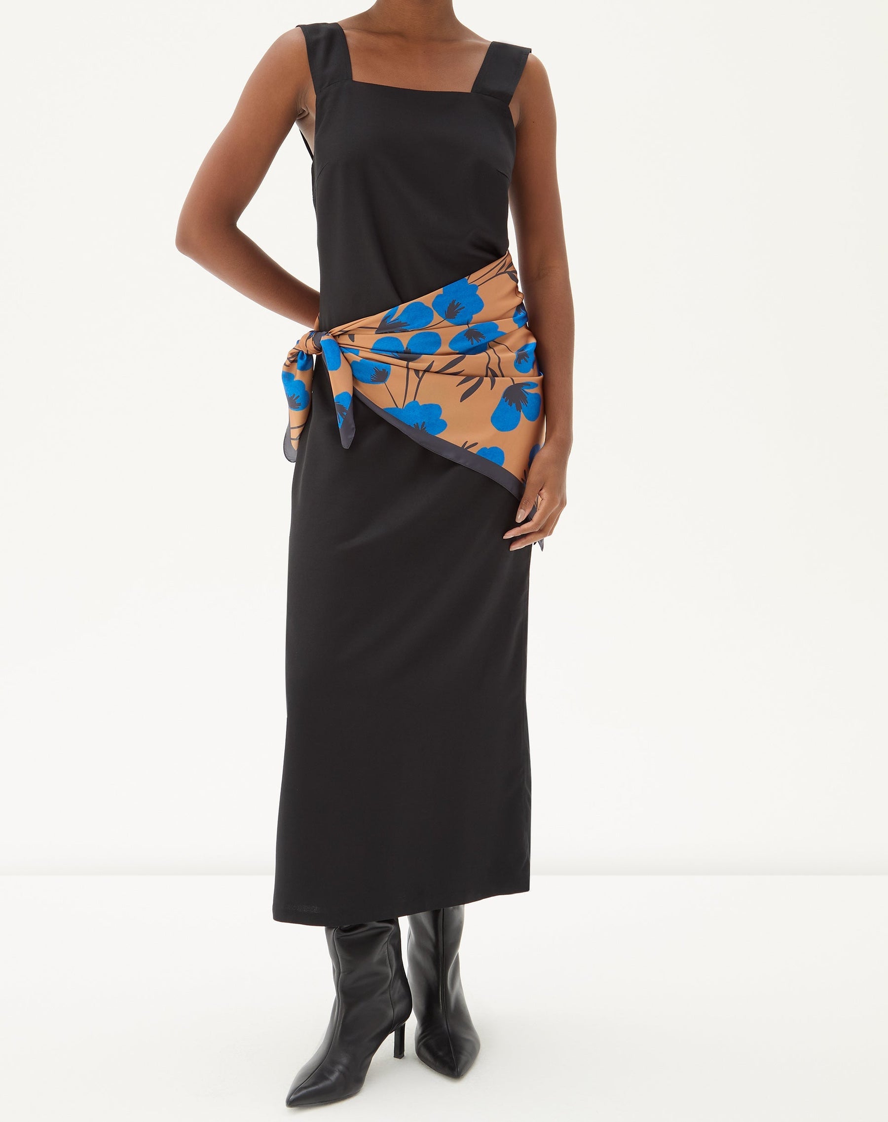 Vestido Regata Midi de Crepe - Preto