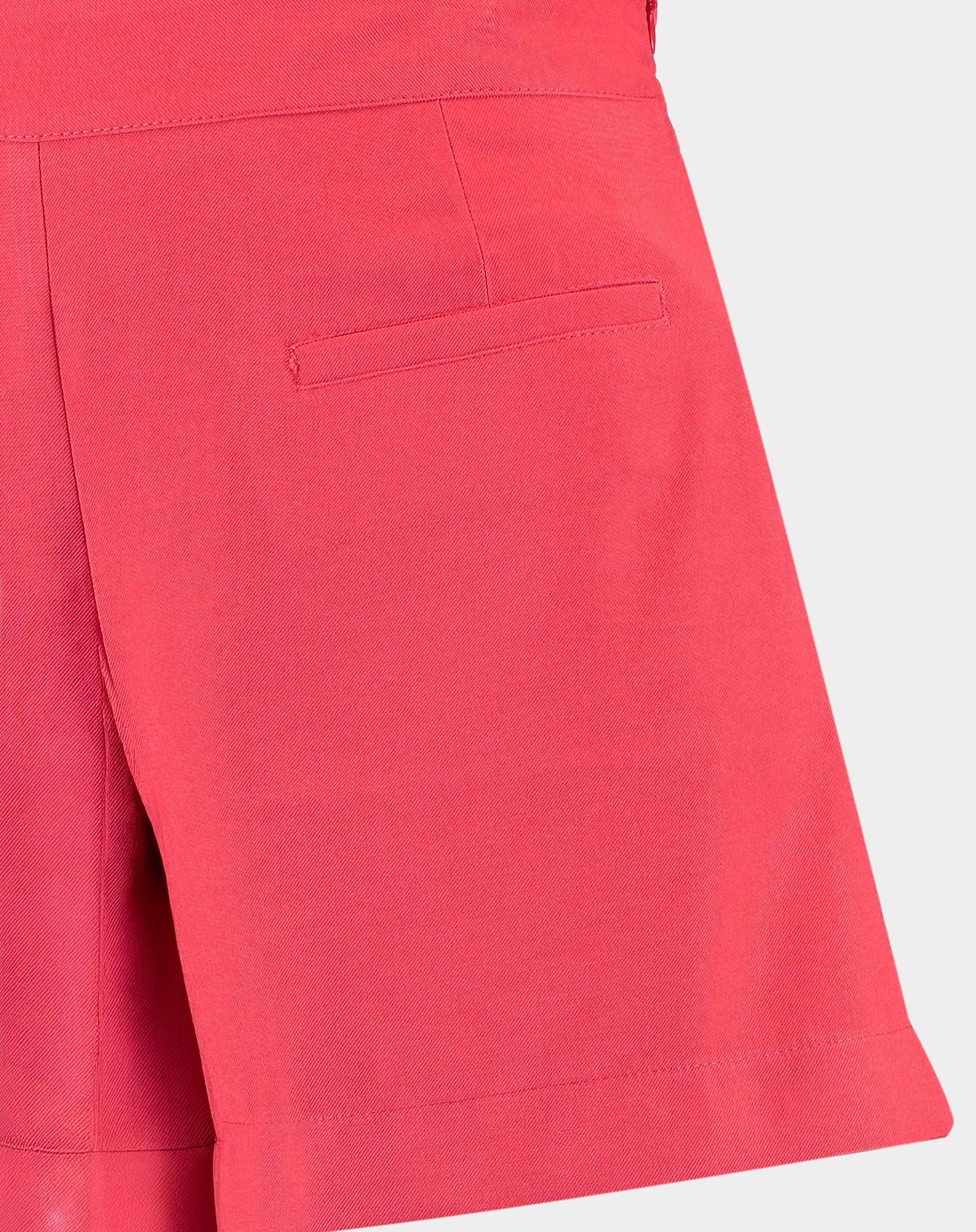 SHORT COM BOLSOS EMBUTIDOS - CORAL