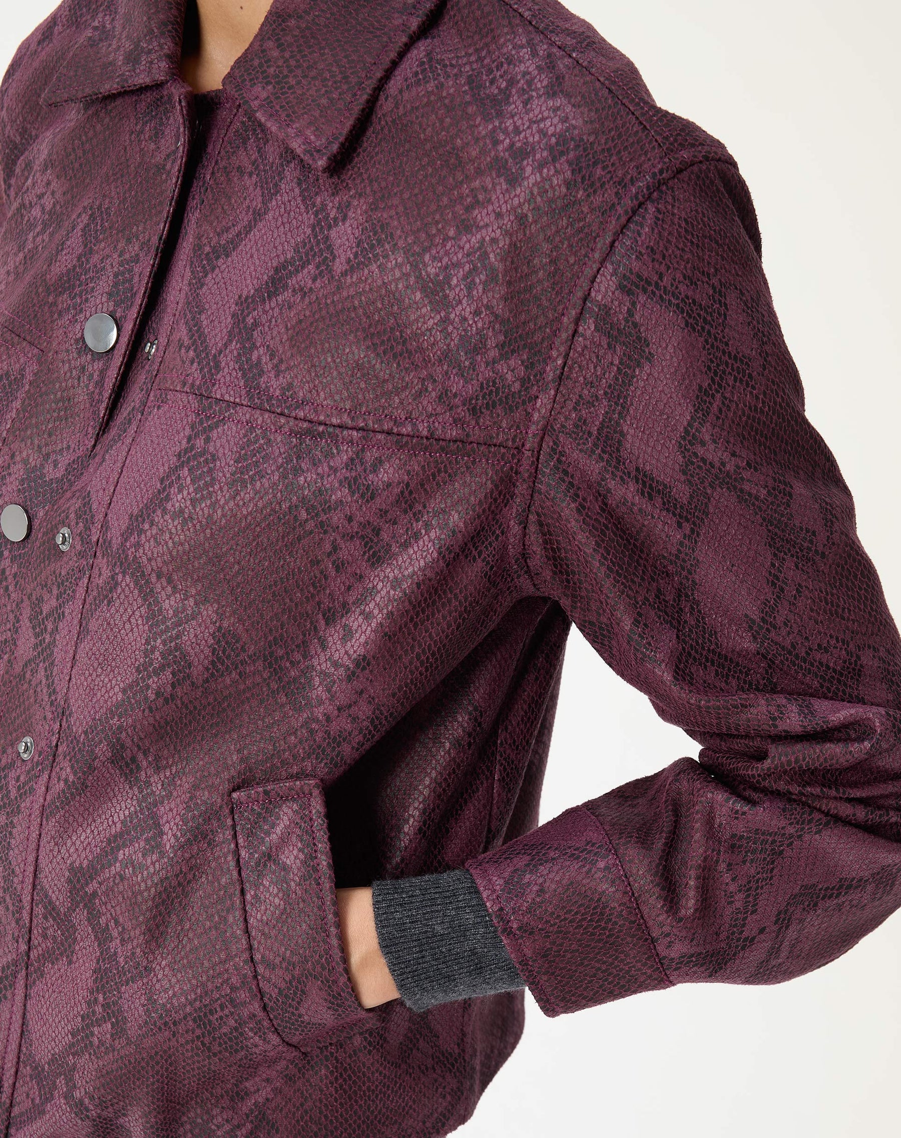 JAQUETA QUADRADA COBRA PU - VINHO