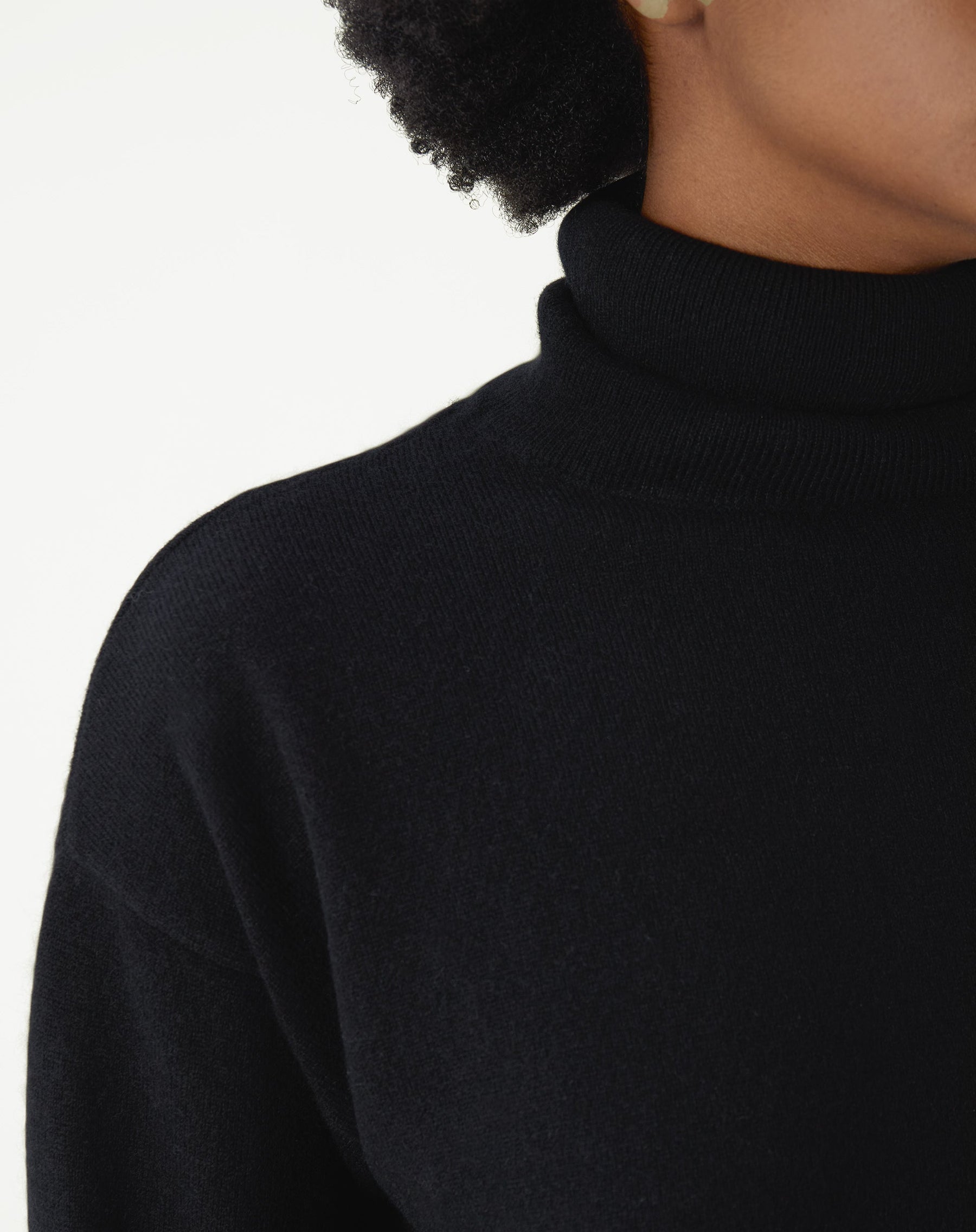 Suéter Gola Alta de Cashmere - PRETO