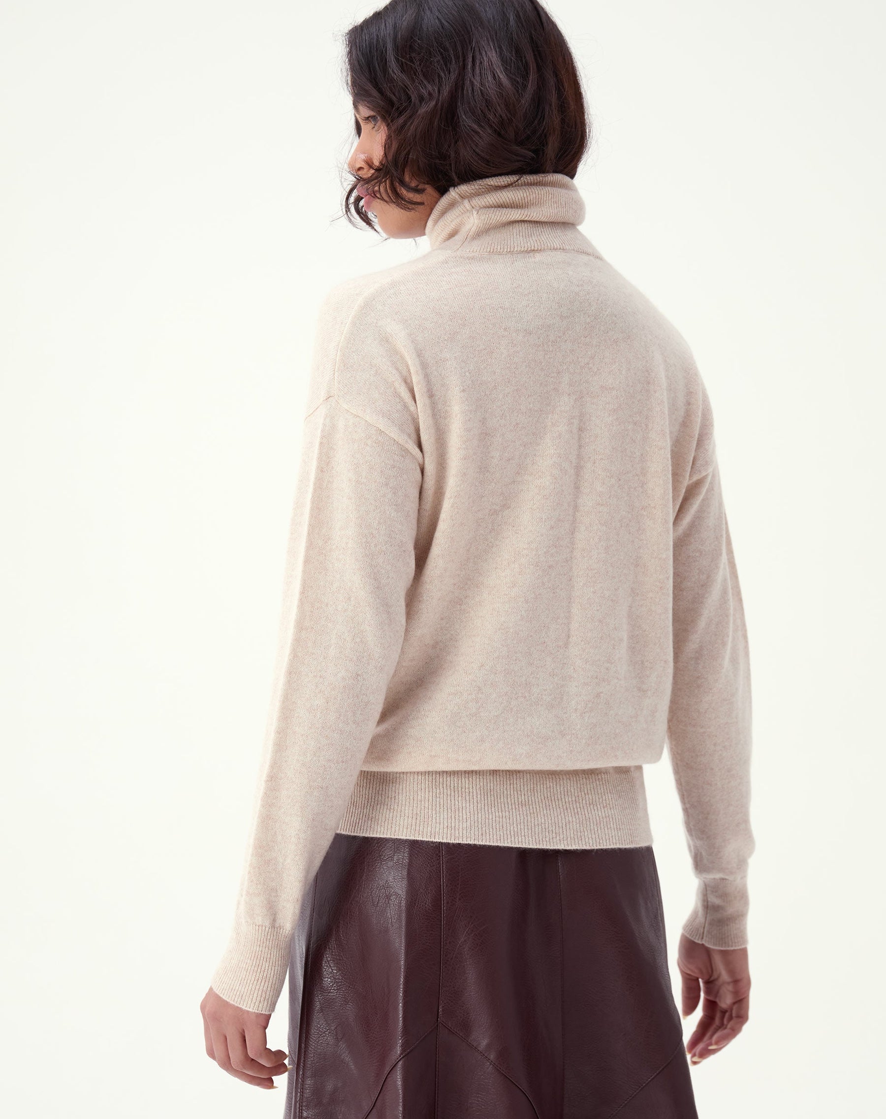 SUÉTER CASHMERE GOLA ALTA - AREIA