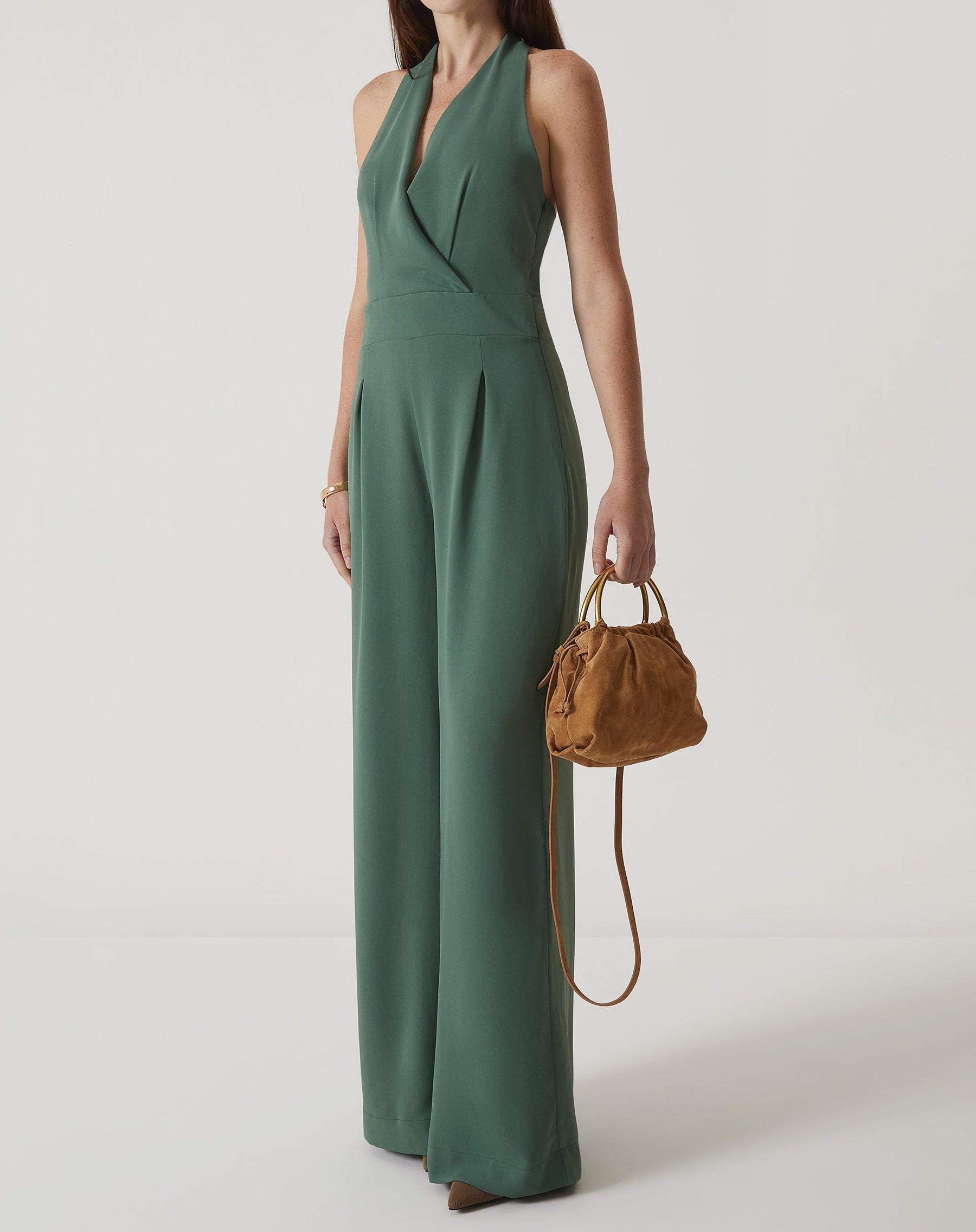 MACACÃO DECOTE V DE CREPE - VERDE