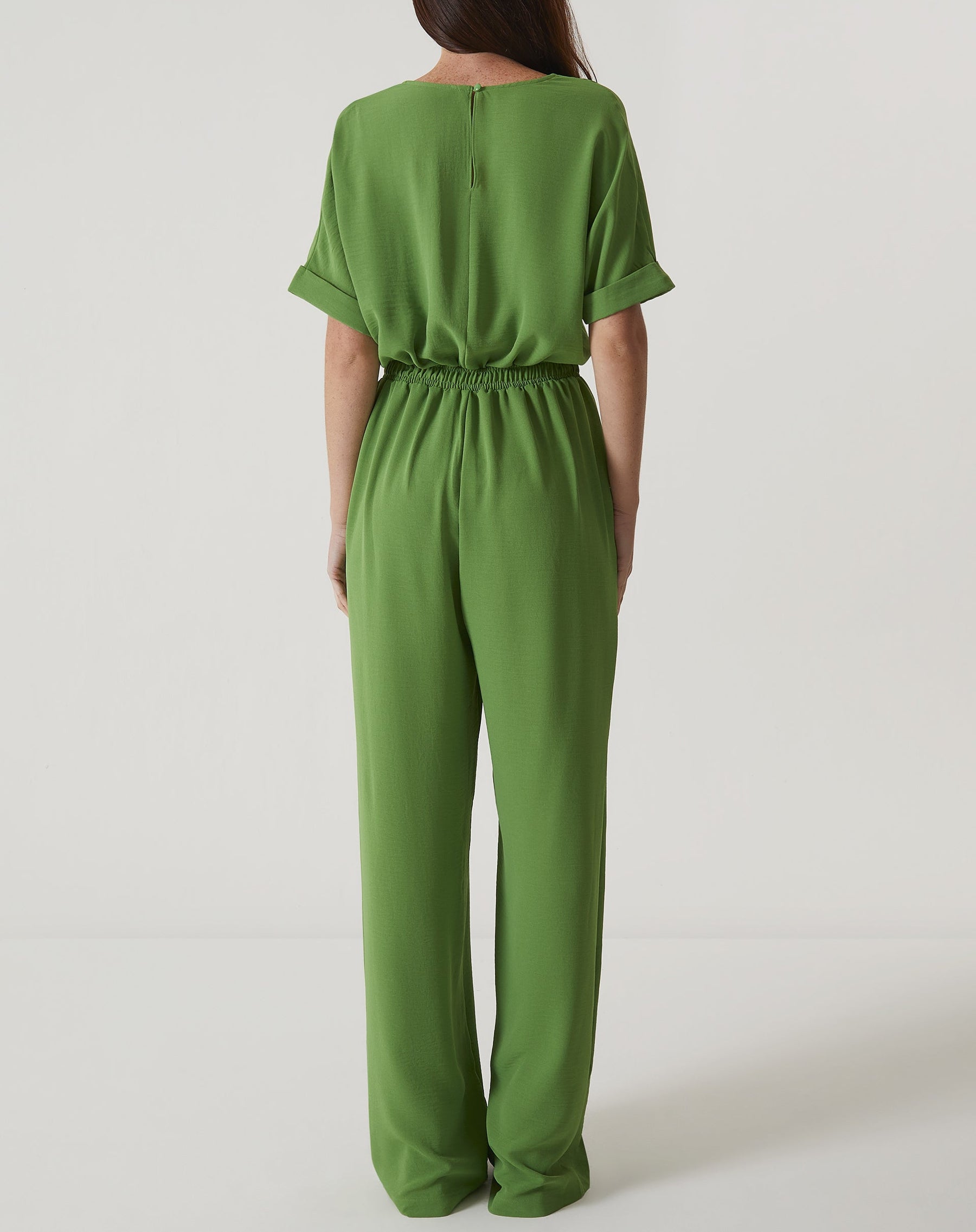 MACACÃO MANGA CURTA DECOTE V - VERDE