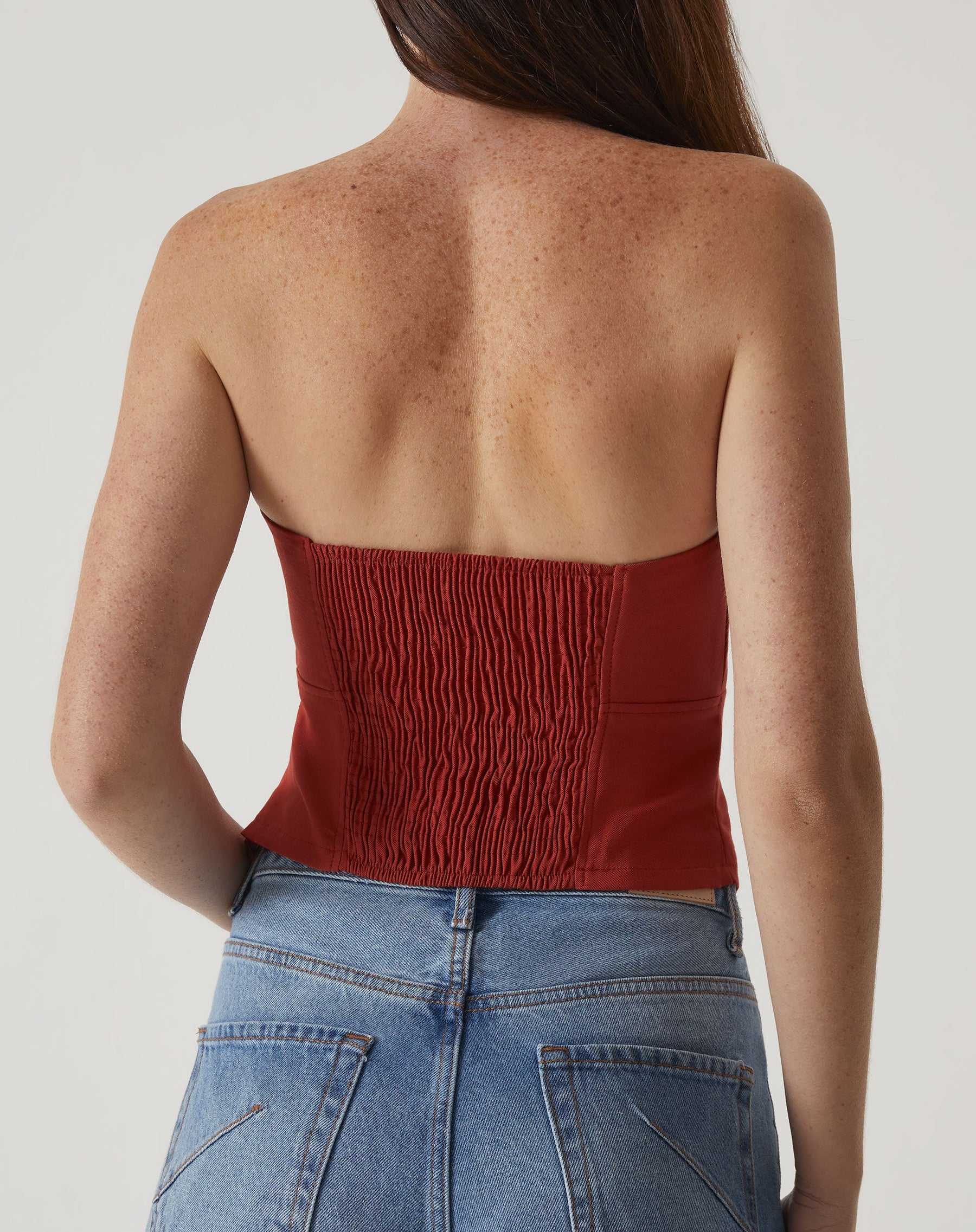 BLUSA SEM ALÇAS ALFAIATARIA - MARROM