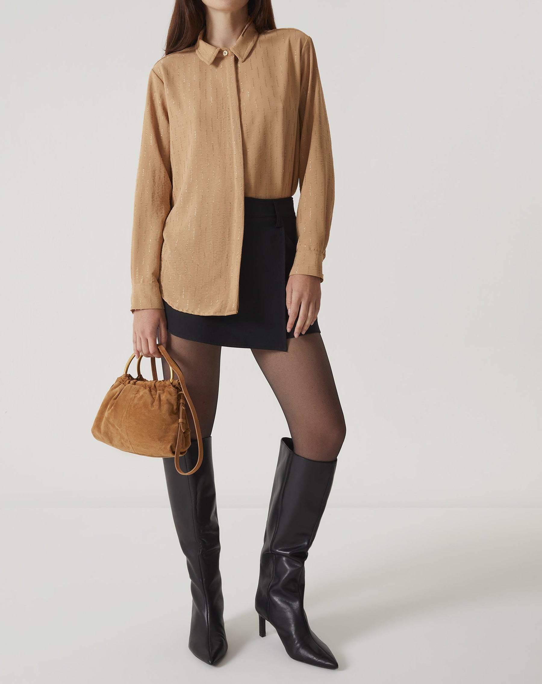 CAMISA MANGA LONGA BARRA ARREDONDADA - AREIA