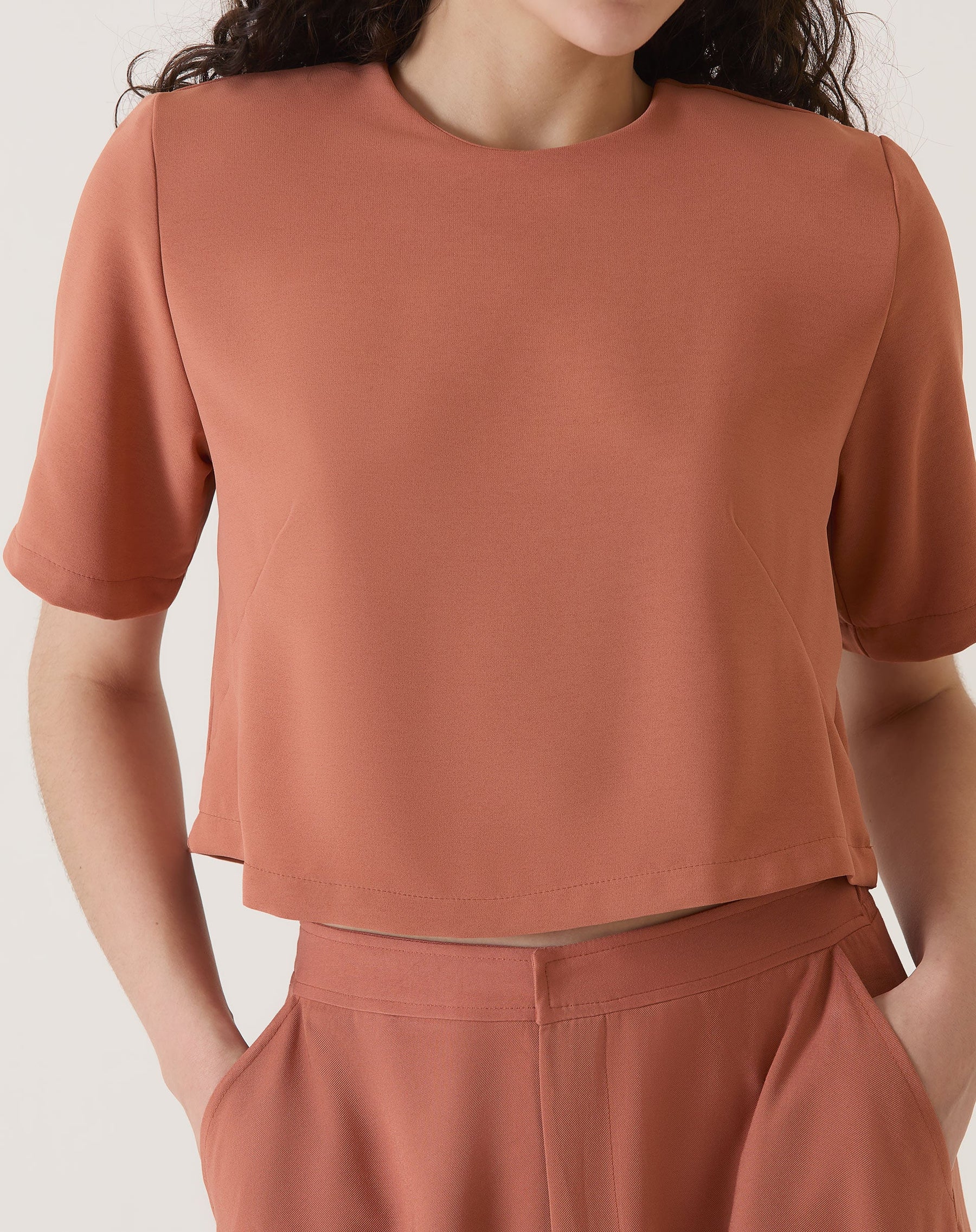 BLUSA CROP MANGA CURTA - VINHO