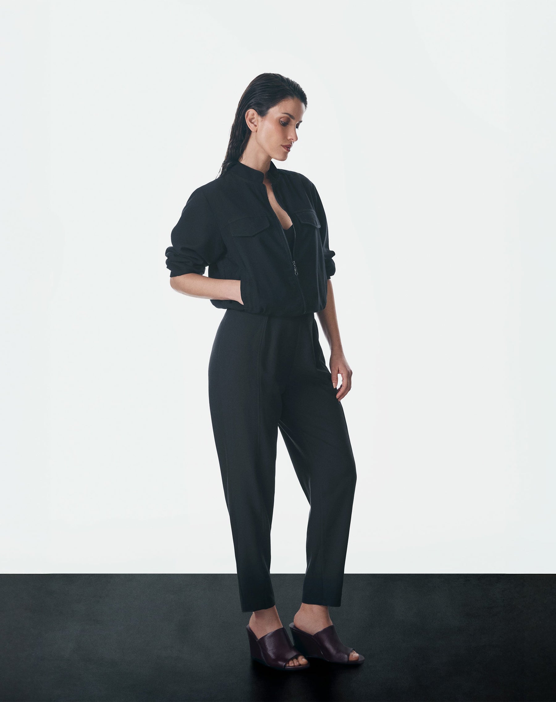 CALÇA COM VINCOS DE ALFAIATARIA - PRETO