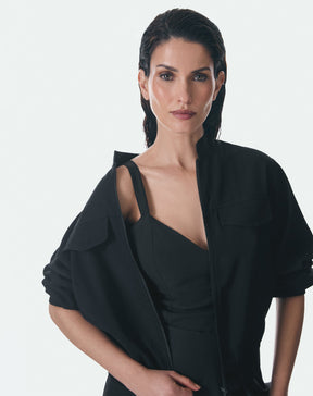 BLUSA COM ALÇAS DE ALFAIATARIA - PRETO