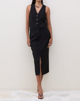 SAIA MIDI COM FENDA FRONTAL ALFAIATARIA - PRETO