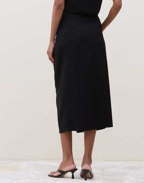 SAIA MIDI COM FENDA FRONTAL ALFAIATARIA - PRETO