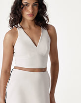 BLUSA DECOTE V ALFAIATARIA - BEGE