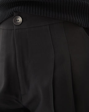 SHORTS CURTO COM VINCOS - PRETO