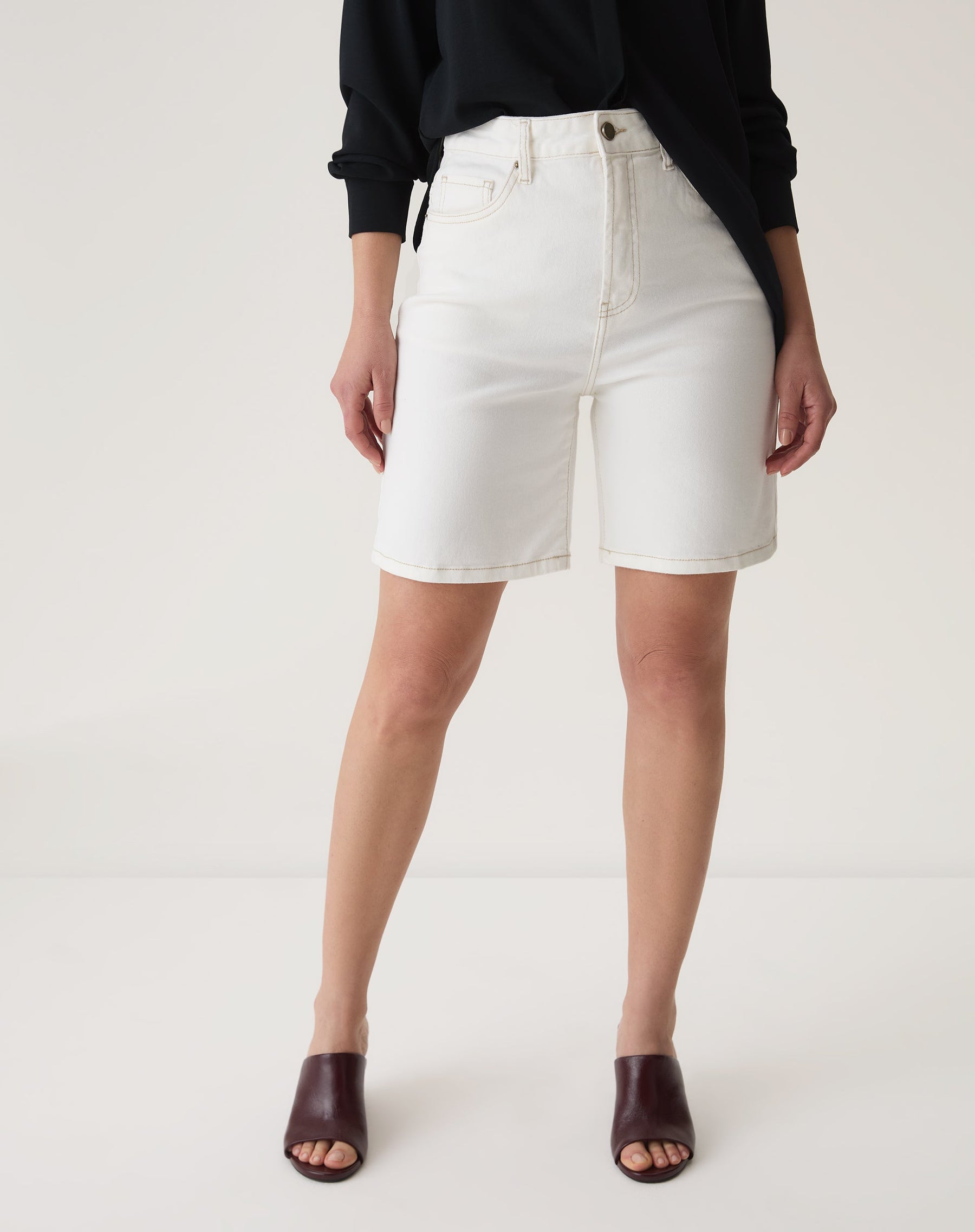 BERMUDA JEANS RETA - OFF-WHITE