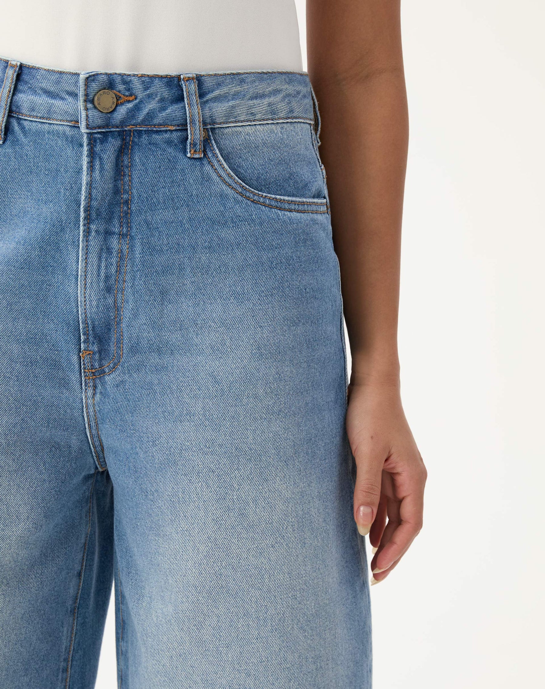 BERMUDA JEANS ALONGADA EVASÊ - AZUL MÉDIO