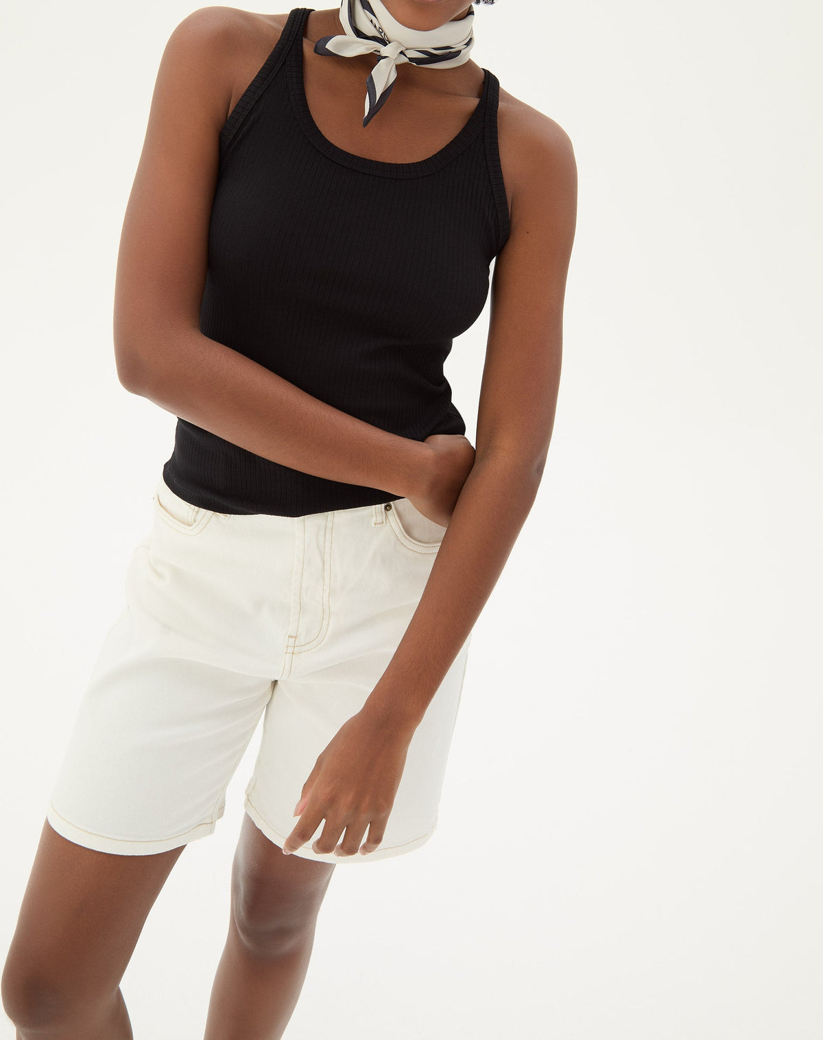 REGATA DECOTE U DE MALHA RIBANA - PRETO