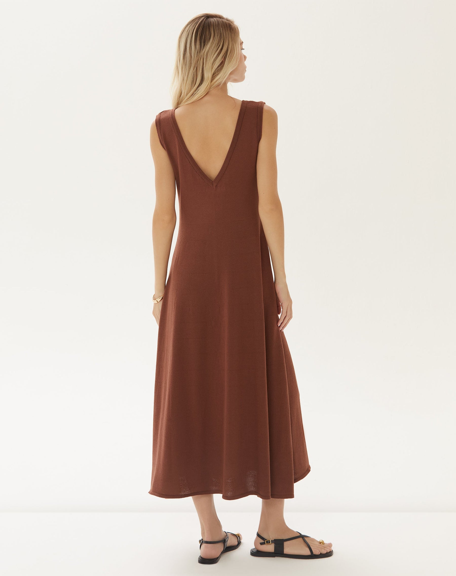 VESTIDO MIDI DE TRICOT - MARROM