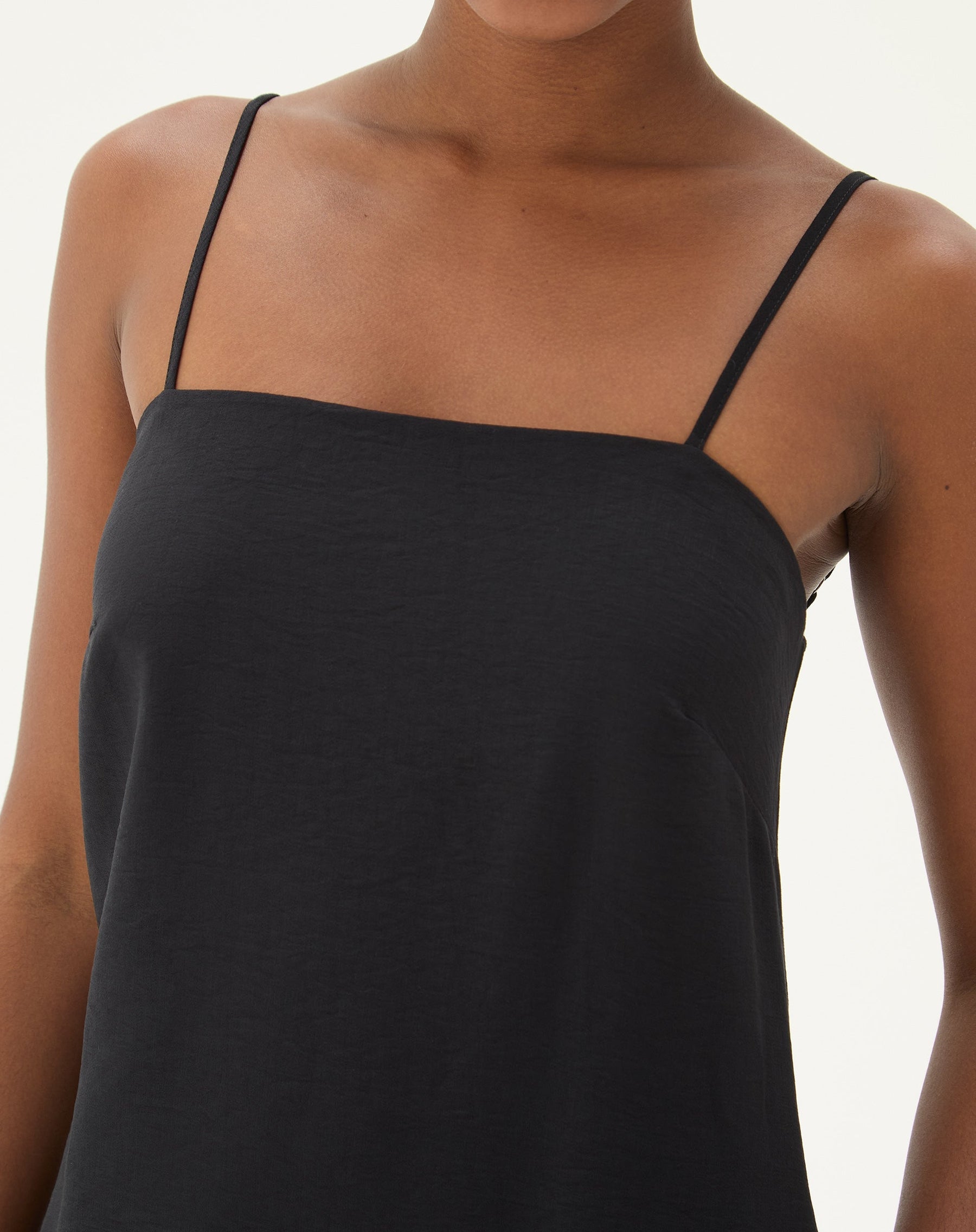 Vestido Curto Reto com Alça - Preto