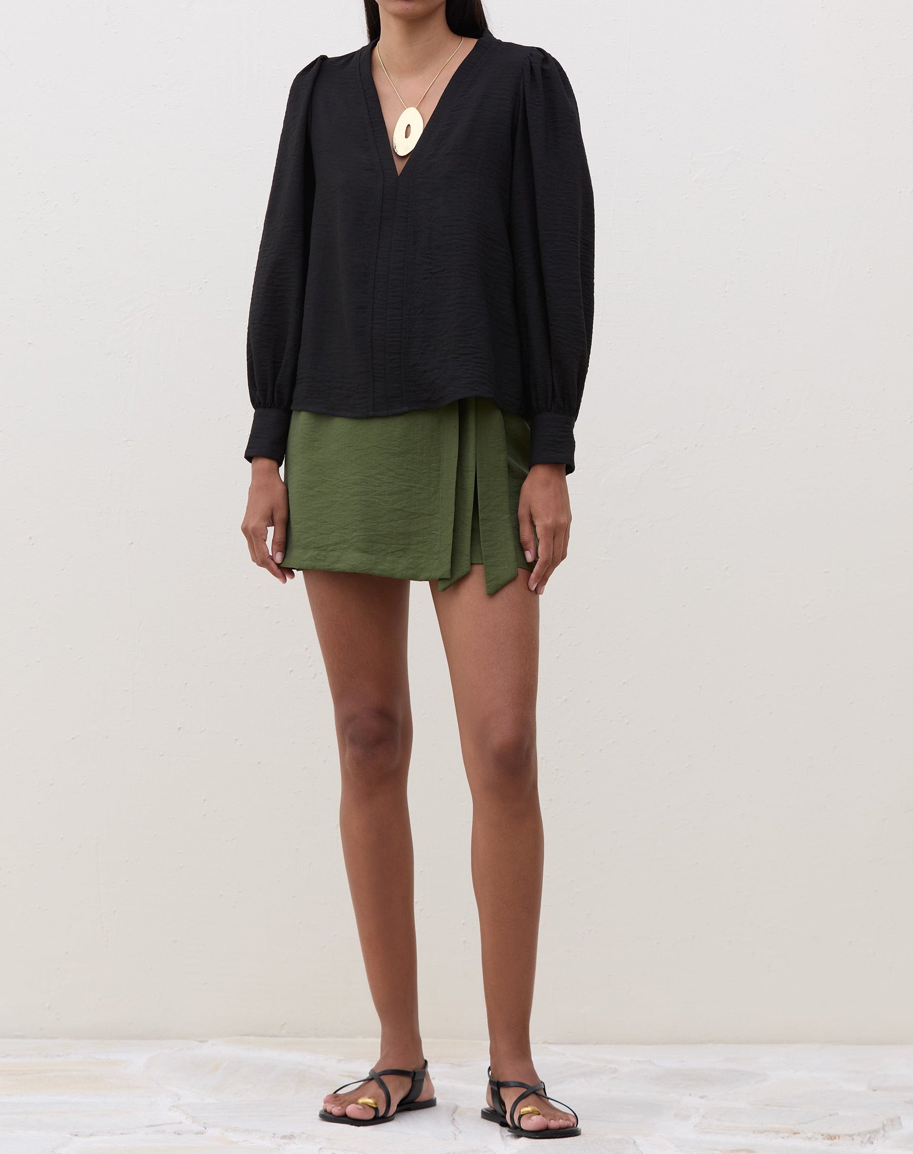 Saia Curta Transpassada com Amarração - Verde Militar