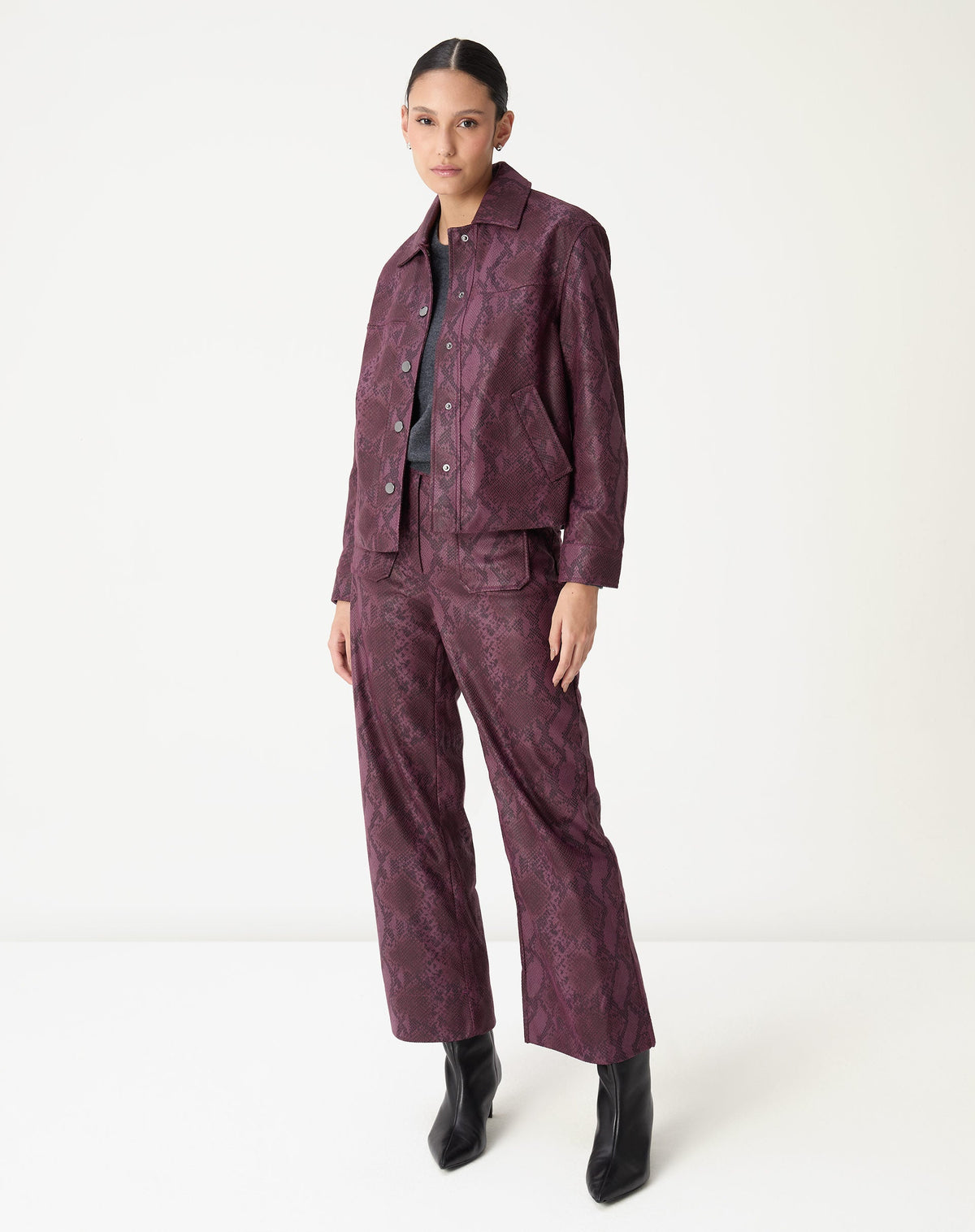 JAQUETA QUADRADA COBRA PU - VINHO