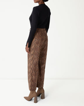 CALÇA RETA COBRA PU - CARAMELO