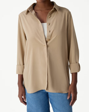 CAMISA ALONGADA COM FENDA - BEGE