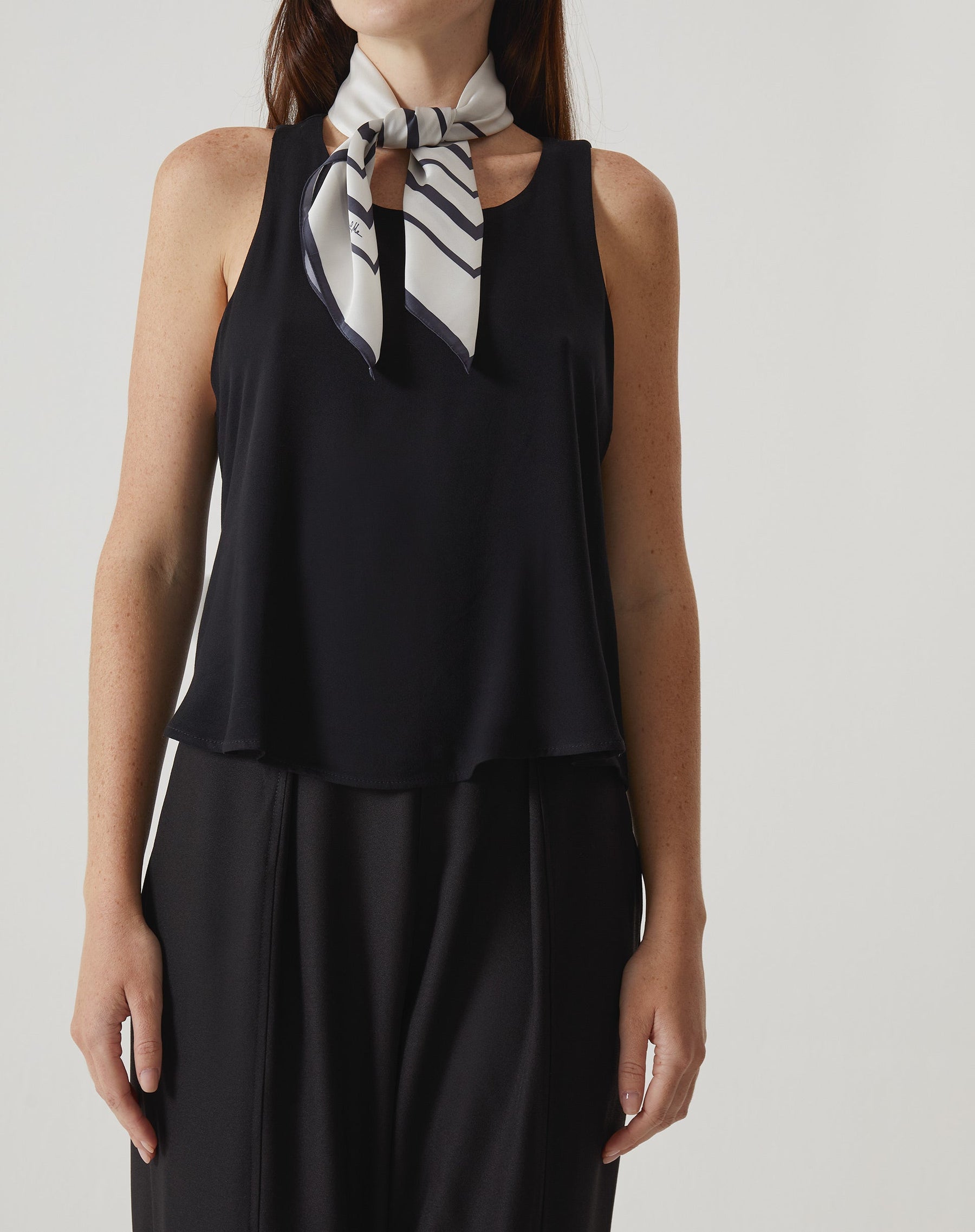 REGATA DE VISCOSE - PRETO