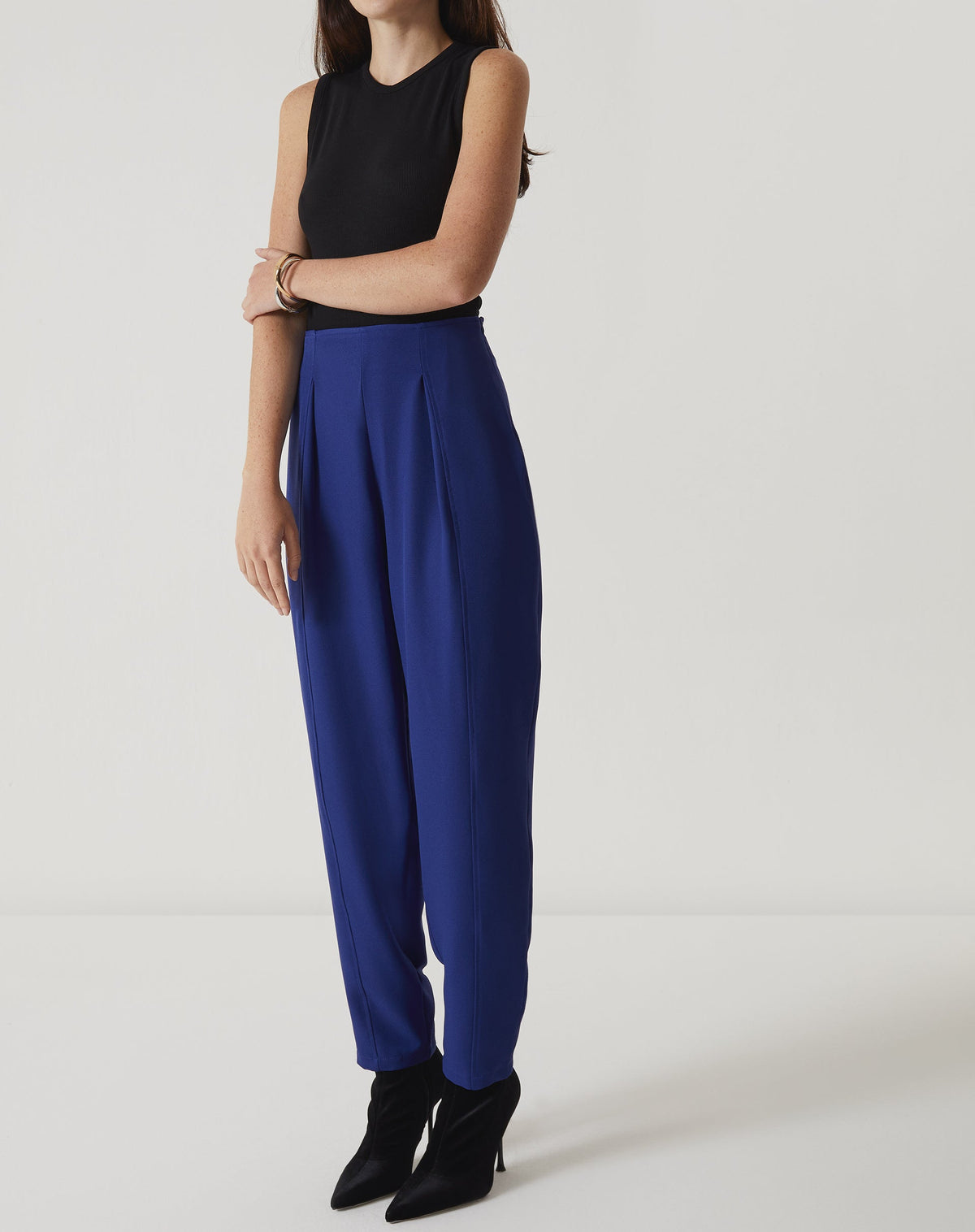 REGATA CURTA DE MALHA - PRETO