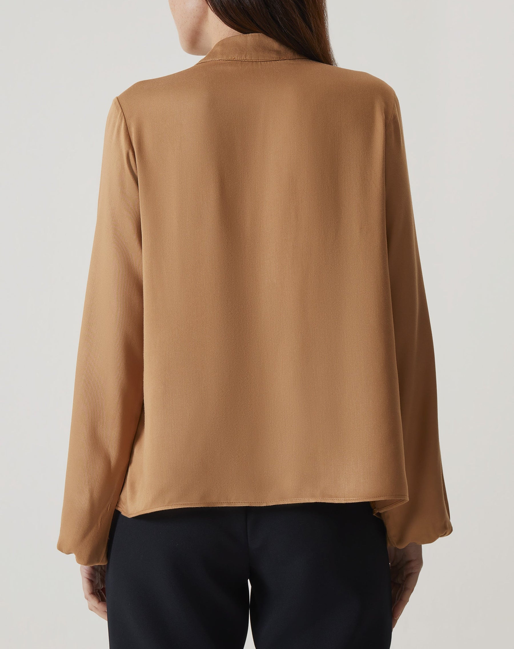 BLUSA MANGA LONGA DECOTE V - BEGE