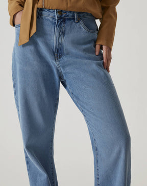 Calça Jeans Reta Cintura Alta - Azul Médio