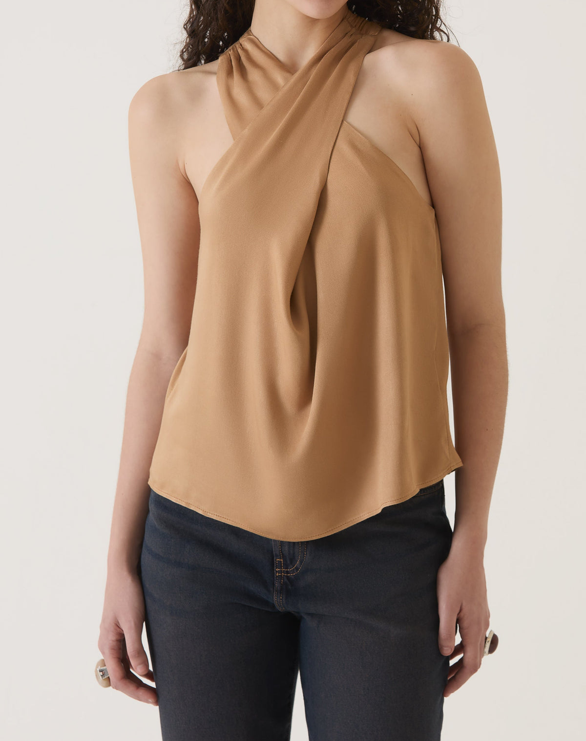 BLUSA DECOTE TRANSPASSADO DE VISCOSE - BEGE