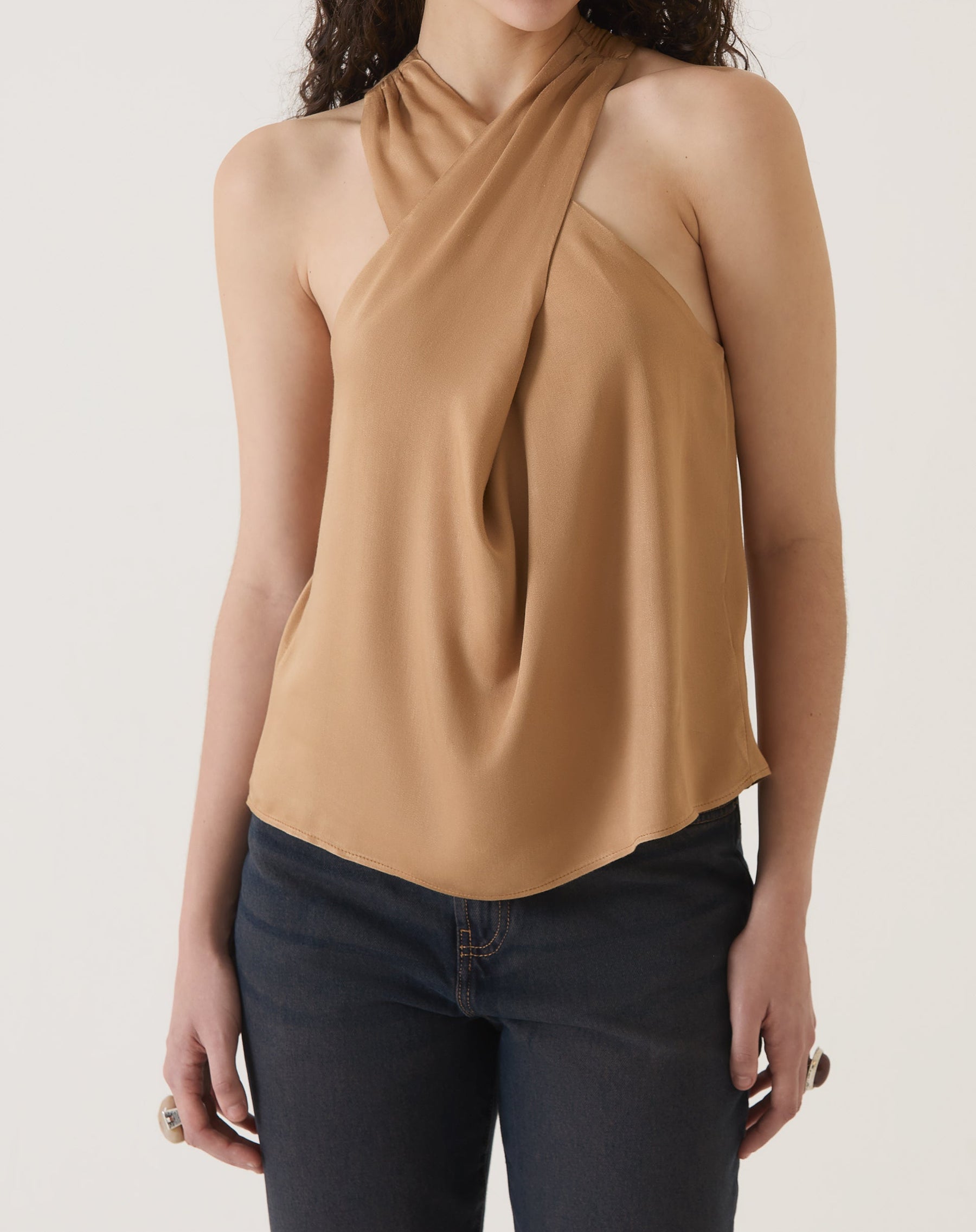 BLUSA DECOTE TRANSPASSADO DE VISCOSE - BEGE