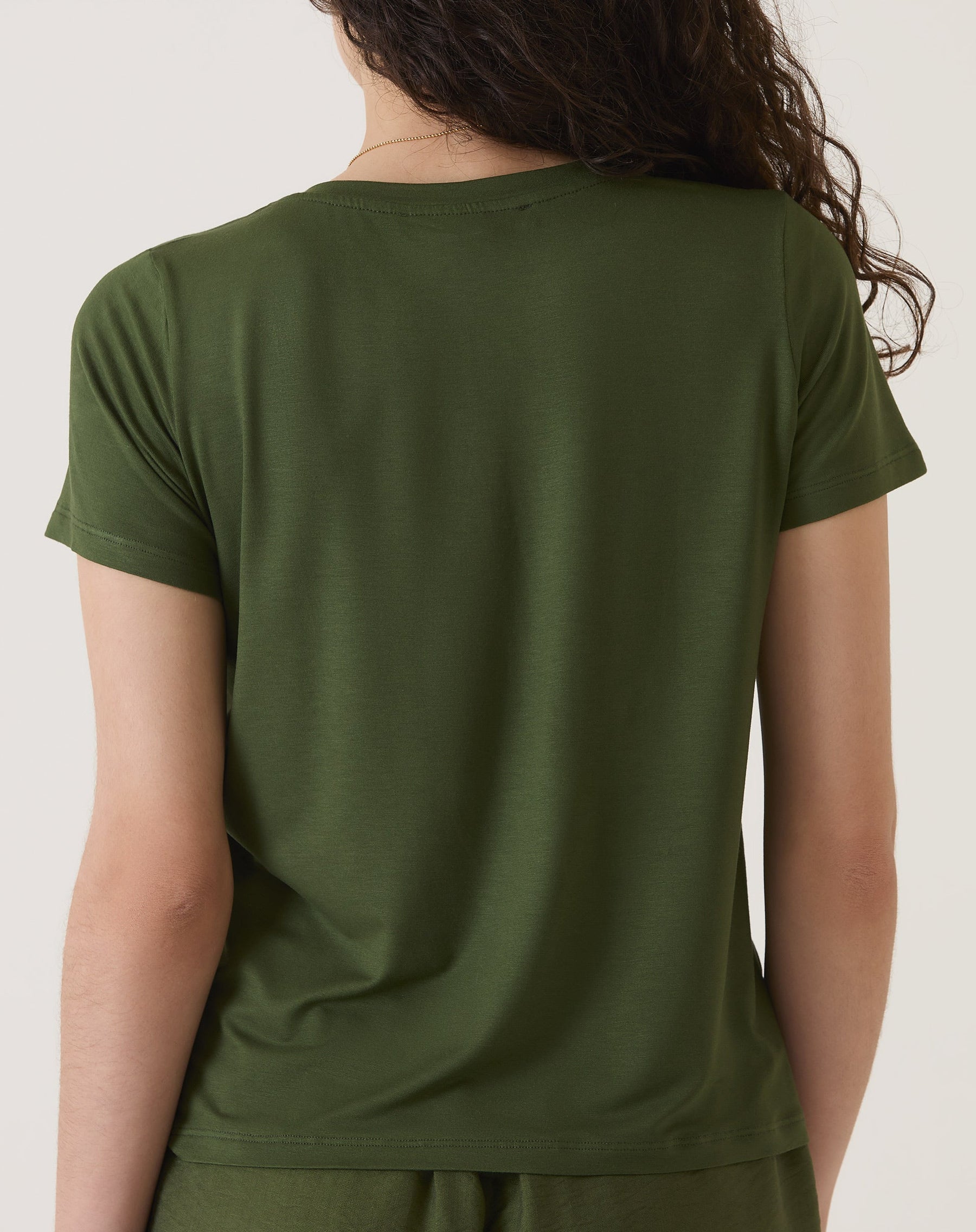 CAMISETA DECOTE V DE MALHA - VERDE