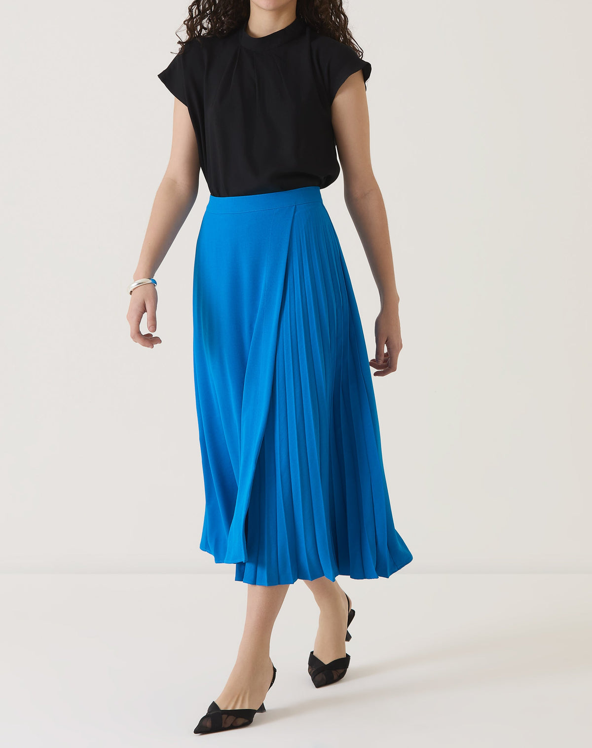 SAIA COM PREGAS DE ALFAIATARIA - AZUL