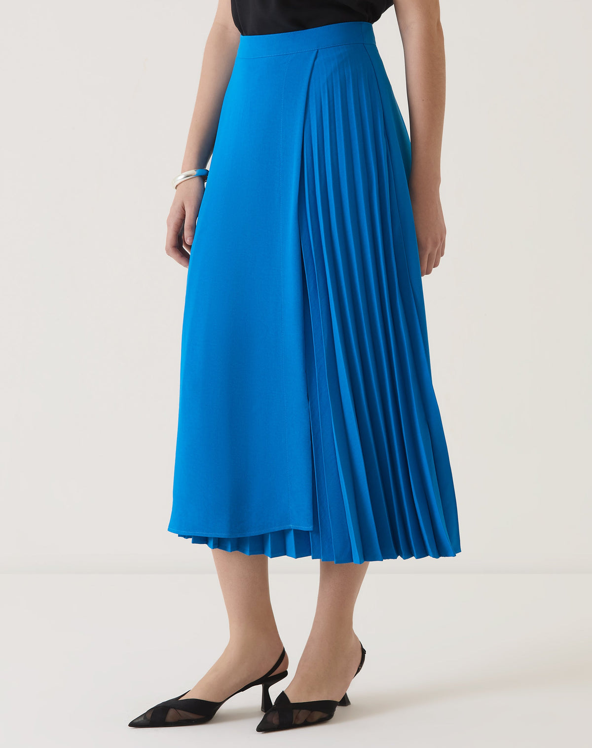 SAIA COM PREGAS DE ALFAIATARIA - AZUL