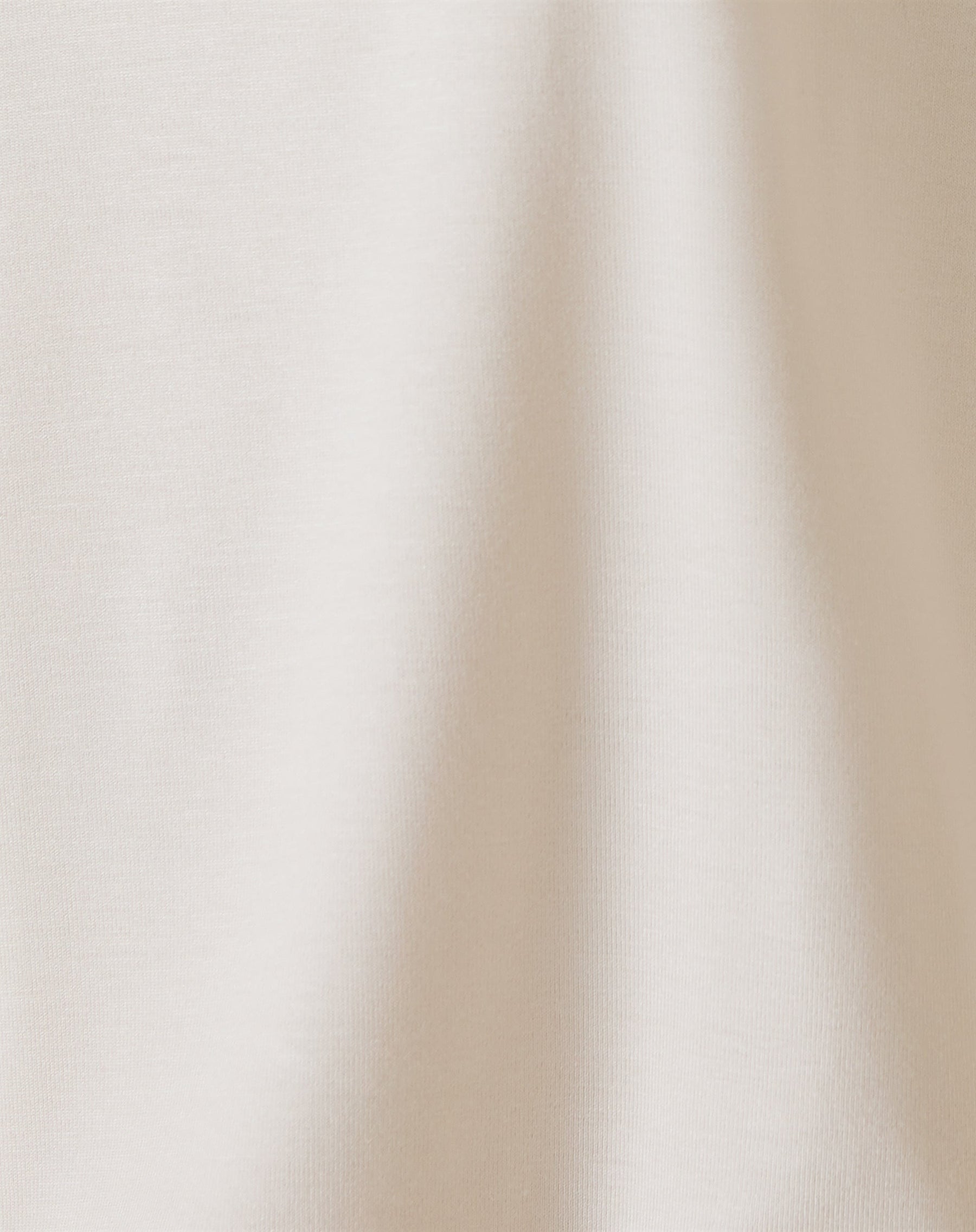 CAMISETA DECOTE V DE MALHA - AREIA