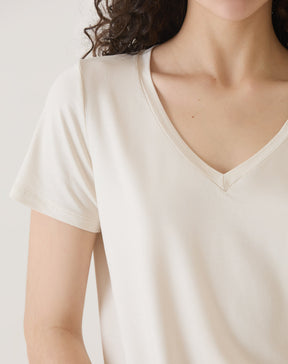 CAMISETA DECOTE V DE MALHA - AREIA