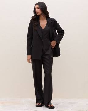 MACACÃO WIDE LEG DECOTE V REGATA - PRETO